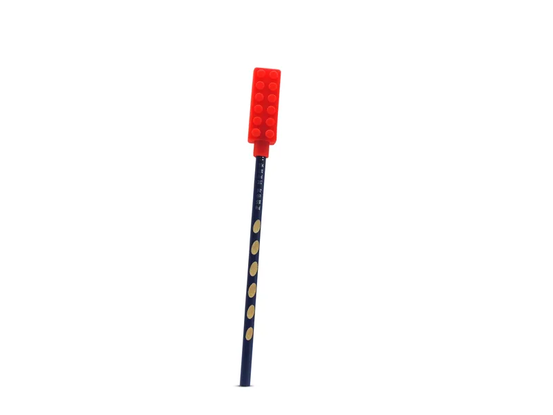 Mâchouilleur Brique rouge sur un crayon