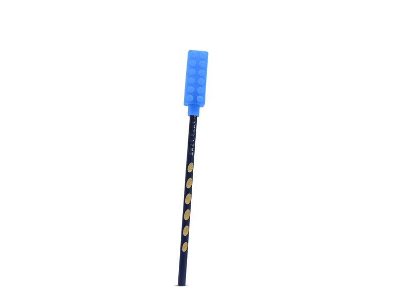 Mâchouilleur Brique bleu sur un crayon