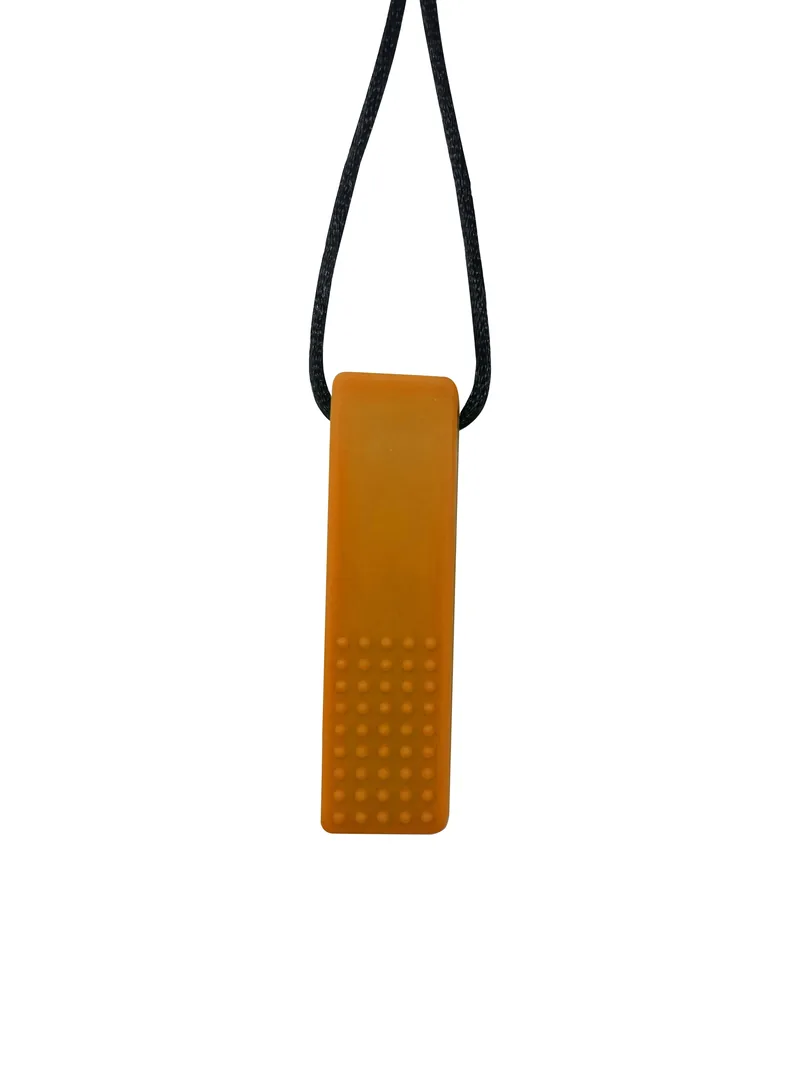 Collier à mâcher Brique orange, vue de dos