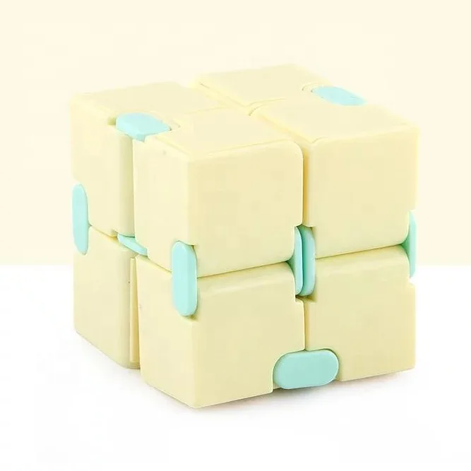 Cube infini jaune
