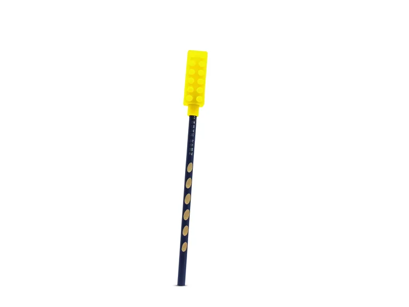 Mâchouilleur Brique jaune sur un crayon