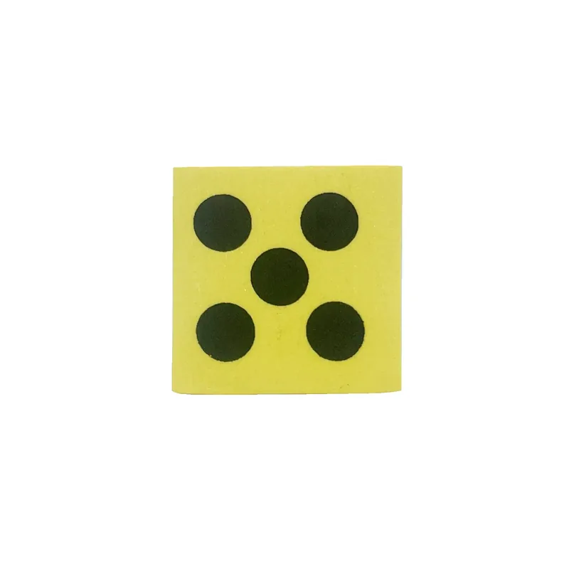 Dé en mousse jaune, face cinq