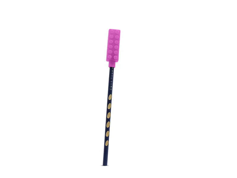 Mâchouilleur Brique rose sur un crayon